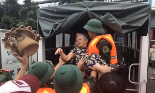 Bão và tình yêu…