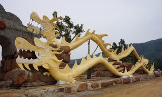 Linh vật rồng ăn kiêng, gầy gò nhưng có võ