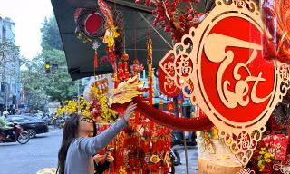 Tết bàn chuyện... ham chơi