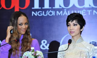Siêu mẫu huyền thoại Tyra Banks lạ lẫm với áo dài tím
