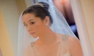 Lee Young Ae lần đầu công khai ảnh cưới