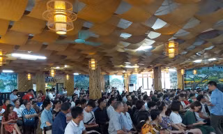 Hàng trăm nhà đầu tư tham gia lớp giảng của CLB Hành trình triệu đô Ảnh: Đức Nguyễn 