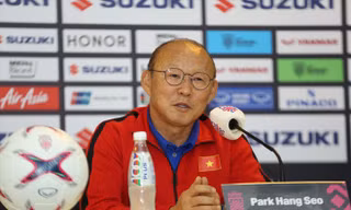 HLV Park Hang seo tin rằng sự ủng hộ của người hâm mộ là động lực để các cầu thủ thi đấu với nỗ lực cao nhất. ảnh: NHƯ Ý 