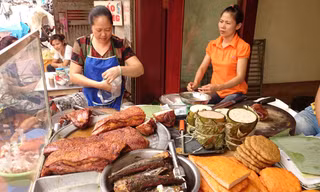 Người tiêu dùng hoang mang vì giá nhiều mặt hàng nhảy múa theo thịt lợn