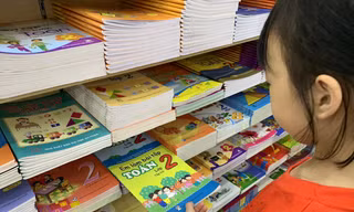 Thiếu SGK mang tính cục bộ. Ảnh: Như Ý 