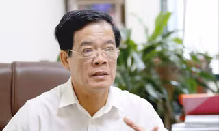 TS Nhị Lê