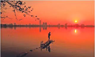 Hoàng hôn hồ Tây Ảnh: Trường Phong