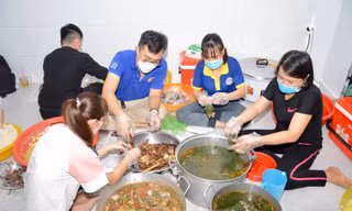  Những suất cơm nghĩa tình trong mùa dịch