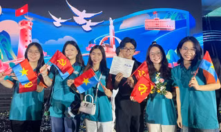 Giới trẻ hòa mình vào ‘Bản trường ca hòa bình’