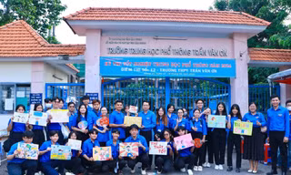 Hội Sinh viên tỉnh Bình Dương thăm hỏi, động viên các đội hình 'Tiếp sức mùa thi' năm 2024 