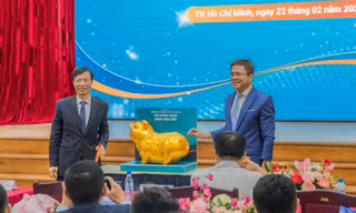 Trường ĐH Giao thông Vận tải TP. HCM phát động cán bộ, giảng viên bỏ ống heo tặng học bổng sinh viên