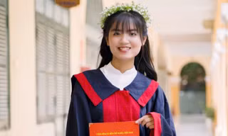 Nữ sinh Tiền Giang nhận học bổng 'Nâng bước thủ khoa': ‘Tin vào điều tốt thì điều tốt sẽ đến với mình’