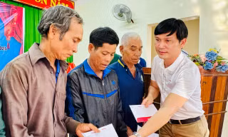 Báo Tiền Phong mang xuân yêu thương đến người dân, học sinh vùng biên giới tỉnh Bình Phước