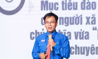 Bài thuyết trình ấn tượng của thủ lĩnh Đoàn tại Hội thi Báo cáo viên giỏi toàn quốc lần thứ IV