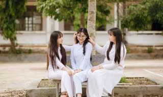 Nghị lực vượt khó của nữ sinh dân tộc M’nông