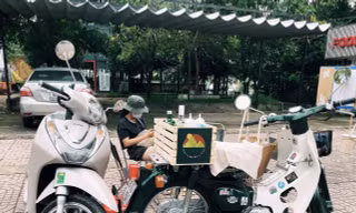 Hai bạn trẻ với mô hình kinh doanh 'cà phê giấy'