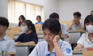 Sinh viên, thí sinh lo lắng khi nhiều trường đại học công bố tăng học phí