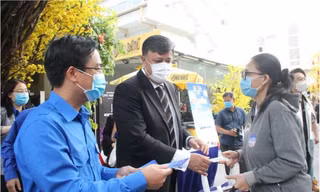 "Chuyến xe mùa Xuân": Đưa sinh viên khó khăn về quê ăn Tết