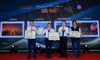 Trao giải cuộc thi ảnh ‘Đất nước Ngàn hoa’