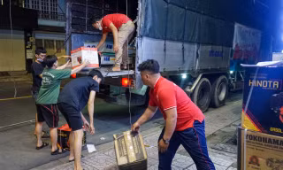 Mô hình ‘ATM cứu nạn’ gửi hàng hóa cứu trợ, giúp người dân vùng lũ phía Bắc