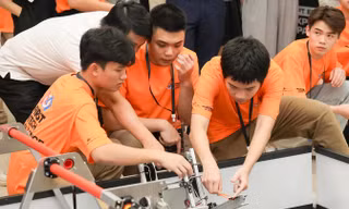 Giải đấu robot có khả năng vẽ tranh và làm việc sáng tạo, để chọn đội khu vực đại diện tranh tài toàn cầu