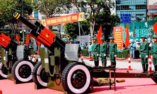 Tận mắt ngắm 15 khẩu pháo tại Công viên Bến Bạch Đằng, nhiều bạn trẻ khen ‘đẹp mê mẩn’