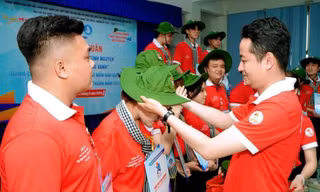 Bình Dương: Xuất quân chiến dịch tình nguyện 'Mùa Hè Xanh' và 'Hành trình tuổi trẻ Bình Dương vì biển đảo quê hương' 