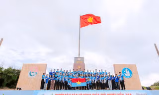 Tuổi trẻ TP. HCM mang yêu thương đến đảo xa qua ‘Hành trình Thanh niên, sinh viên với biển đảo Tổ quốc, năm 2025’