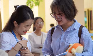 Sinh viên 'săn' cơ hội việc làm tại Ngày hội việc làm ‘USSH Job Fair 2024'