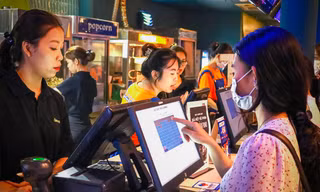 Hệ thống bán vé của rạp phim ‘vỡ trận’ vì bạn trẻ đến xem phim ‘Đào, phở và piano’ quá đông