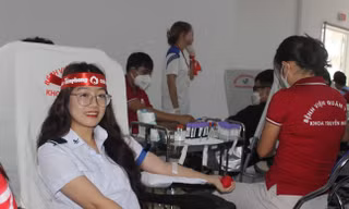 Sinh viên Học viện Hàng không Việt Nam hào hứng hiến máu tình nguyện Chủ nhật Đỏ