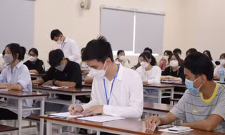 Cấu trúc và độ khó đề thi Đánh giá năng lực (ĐHQG TP. HCM) năm 2024 ở mức nào?