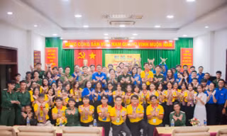 Thêm gắn kết giữa đoàn viên, sinh viên và chiến sĩ quân đội qua chương trình văn nghệ ‘Xuân Chiến sĩ’