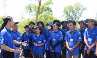 Trường ĐH Bách khoa (ĐHQG TP. HCM) thăm sinh viên tình nguyện ‘Mùa Hè Xanh’ tại Đồng Tháp