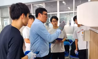 Tại sao học sinh TP. HCM chưa mặn mà với các cao đẳng, trung cấp, cơ sở giáo dục nghề nghiệp?