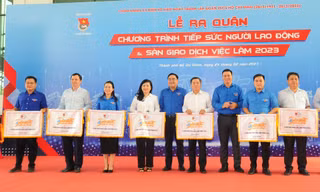 Những chuyến xe miễn phí đưa người lao động các tỉnh về TPHCM tìm việc