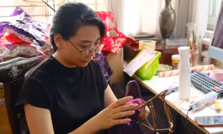 Kỳ công phục dựng lồng đèn truyền thống trăm tuổi