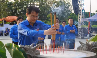 Tuổi trẻ Việt Nam đời đời nhớ ơn những trang sử vàng được viết bằng chính máu xương của thế hệ cha anh