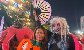 Đêm Halloween Sài Gòn: Ấn tượng những màn hóa trang ‘rùng rợn’ của bạn trẻ