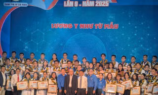 Thành Đoàn TP. HCM vinh danh 73 thầy thuốc trẻ tiêu biểu