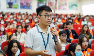 Cơ hội và thách thức của sinh viên trong bối cảnh chuyển đổi số