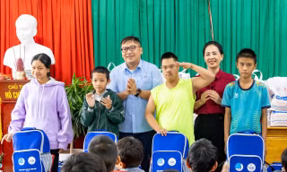 Chung tay hỗ trợ học sinh Quảng Bình bị ảnh hưởng của bão số 6