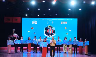 Tìm ra Quán quân cuộc thi 'Hướng dẫn viên du lịch triển vọng toàn thành năm 2023'