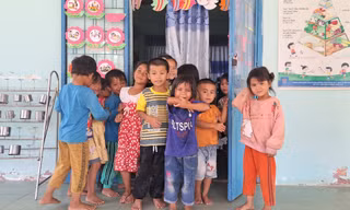 Những đứa trẻ vùng sâu, vùng xa bước đầu tiếp cận với môi trường giáo dục mầm non