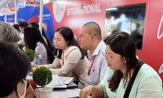 Nhiều trường đại học tại TPHCM đang tung các gói học bổng hấp dẫn hút thí sinh. Ảnh: T.L
