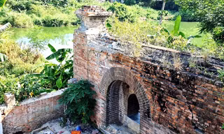 Chiếc cổng cổ độc đáo cạnh Đông thành Thủy quan “phát lộ” ngay sau di dời Thượng thành Huế
