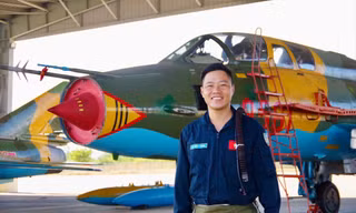 Đại úy Lê Văn Tùng, Trung đoàn Không quân 937, trong một lần thực hiện nhiệm vụ tại đơn vị