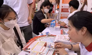 Thí sinh cần cân nhắc kỹ khi đặt nguyện vọng xét tuyển. Ảnh: Nghiêm Huê