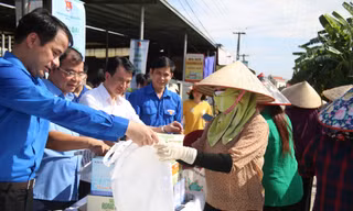 Mô hình Chợ dân sinh giảm thiểu rác thải nhựa góp phần nâng cao ý thức, vận động người dân đi mua sắm tại chợ sử dụng giỏ, túi, hộp đựng dùng nhiều lần