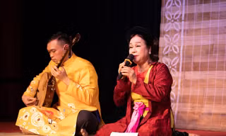 NSND Thanh Hoài thể hiện một trích đoạn Kiều. Ảnh: Nguyễn Hòa